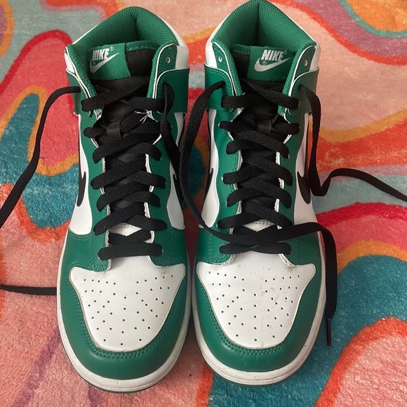 nike dunks!! - Picture 1 of 5